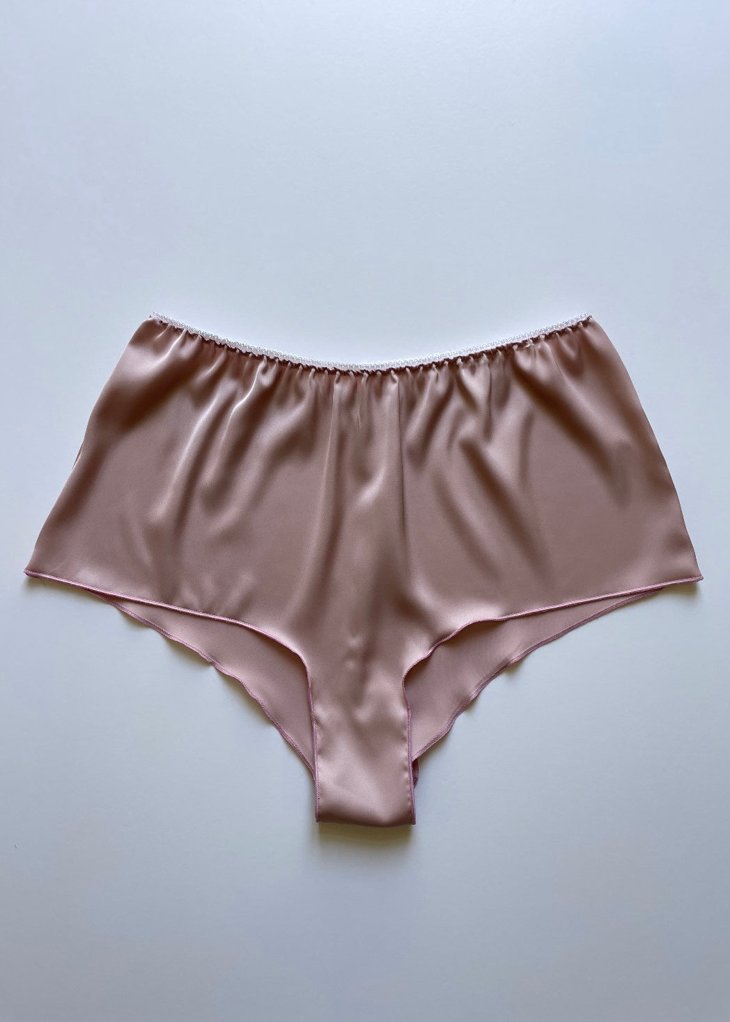 SILKY SATIN SHORTS ROSE GOLD